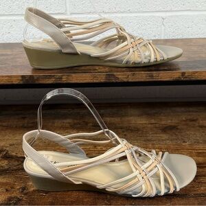 St Johns Bay Sandals Stretchy Straps Beige Wedge Heel Open Toe Sling Back 9.5